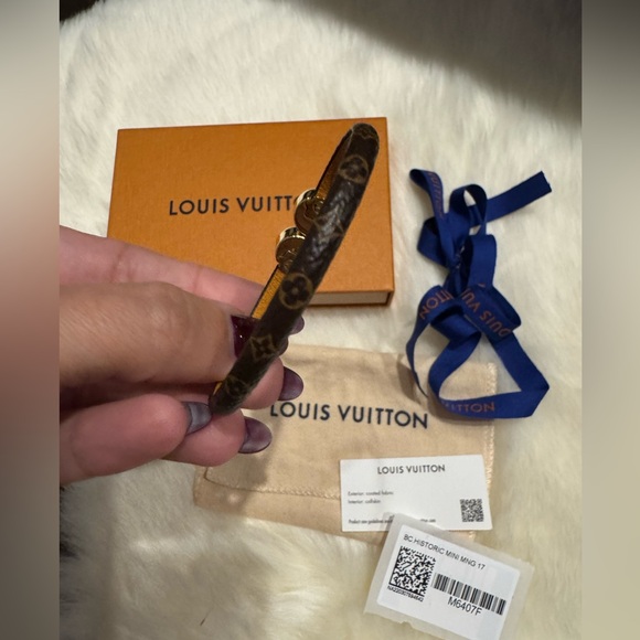 Historic Mini Monogram Bracelet - Picture 3 of 5